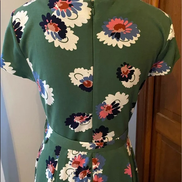 Beautiful Green Boden Knit dress - Picture 6 of 8